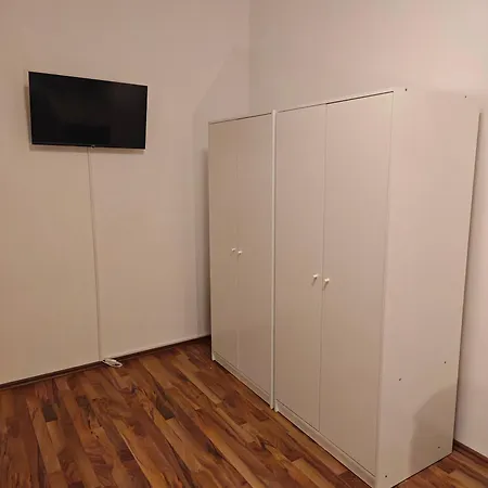 Apartment Work And 3 Schlafzimmer 6 Betten Kueche Bad Innenstadt