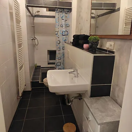 Work And 3 Schlafzimmer 6 Betten Kueche Bad Innenstadt 아파트 뤼덴샤이드