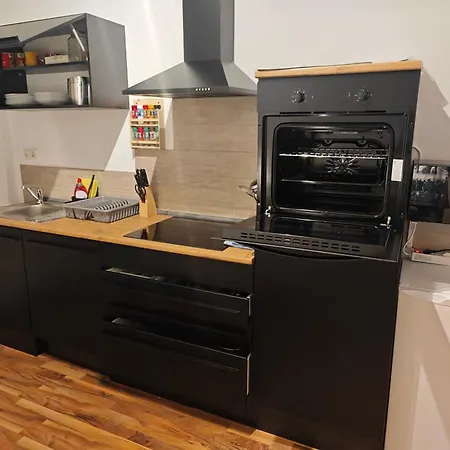 Apartment Work And 3 Schlafzimmer 6 Betten Kueche Bad Innenstadt *