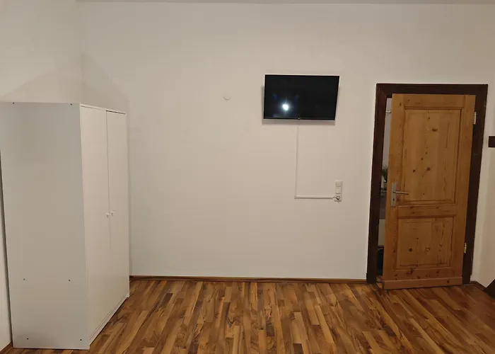 Work And 3 Schlafzimmer 6 Betten Kueche Bad Innenstadt Lejlighed *