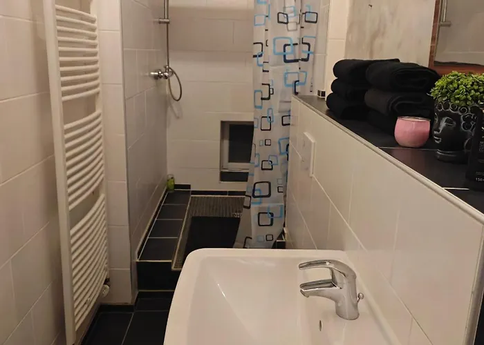 Work And 3 Schlafzimmer 6 Betten Kueche Bad Innenstadt