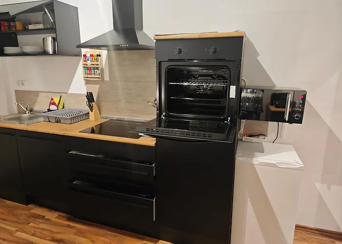 Work And 3 Schlafzimmer 6 Betten Kueche Bad Innenstadt Lejlighed