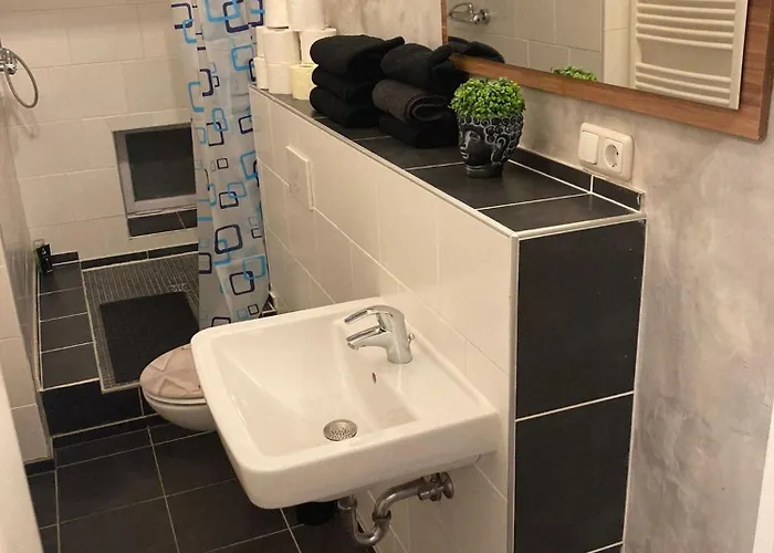 Work And 3 Schlafzimmer 6 Betten Kueche Bad Innenstadt Lejlighed *